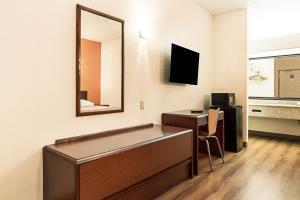 King Room - Smoking  room in Motel 6-Covington TN