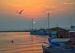 Nakis Apartment Central - 4hvězdičkové hotely ve městě Stavros