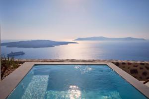 Villa Bordeaux Santorini Greece