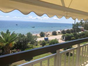 DISTRiCT 01 Beachfront appartment