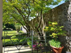 The Stable Loft, Llwynhelig Manor