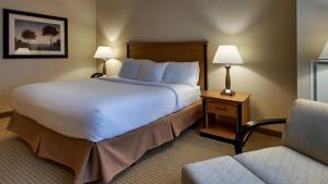 Superior King Room room in Hollywood Casino Bangor