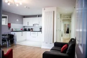 Holywell Way Swords - 柯罗格伦