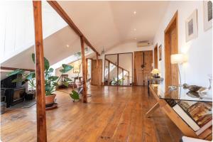 Charming central sunny penthouse