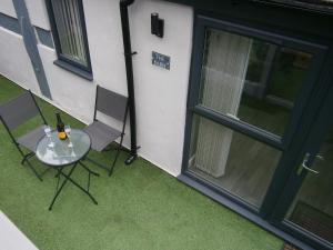 The Barn - Ilkeston - 1 Bedroom Flat, 2 Beds, Close to M1-A52 Long Eaton - Nottingham - Derby - Derbyshire - 400Mbs WiFi Free Parking!