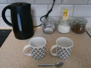 The Barn - Ilkeston - 1 Bedroom Flat, 2 Beds, Close to M1-A52 Long Eaton - Nottingham - Derby - Derbyshire - 400Mbs WiFi Free Parking!