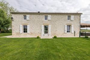 Villas Luxury French Stone Country House : photos des chambres