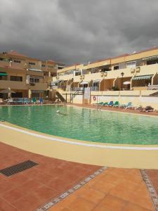 Comfortable apartment next to the pools