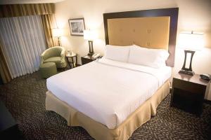 Wyndham Grand Executive Center Little Rock Airport