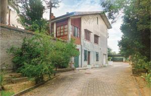 2 star vikendica Nice home in Squillace w/ WiFi and 6 Bedrooms Squillace Italija