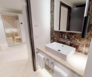White Pearl Apartment 2.06