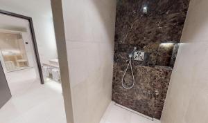 White Pearl Apartment 2.06