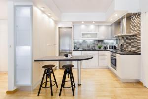Modern 1BD Apartment close to the Acropolis Museum by UPSTREET