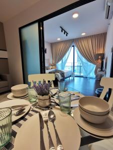 Almas Suites Studio Seaview Netflix By STAY