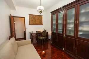 Like-home-T4-Bright Benfica Apt-Terrace