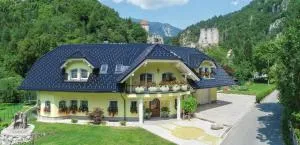 Apartments Grad Kamen - 特尔日奇