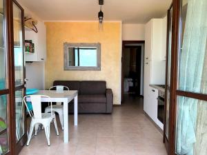 La Quiete 07 lake view Apartment by Gardadomusmea