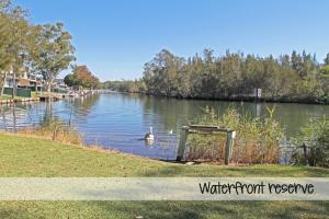 Lansend - Waterfront Reserve