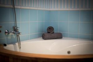 1 CHARMING VILLA CONDE Private Garden Pool, Bbq!