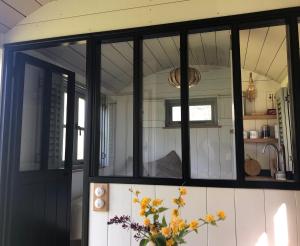 The Dordogne Huts with Pool and Jacuzzi