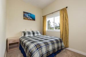 Sandstone Point Hotel