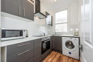 Spacious 2 Bed Apartment - 2 Mins from Luton Train St & 10 Mins London Luton Airport