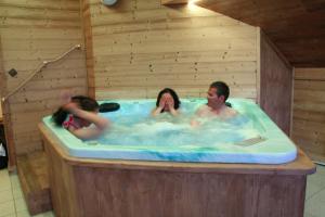 Hotels Chalet-Hotel Le Beausoleil, The Originals Relais : photos des chambres