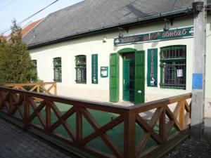 Pensionas Aba Vez&eacute;r Panzi&oacute; &eacute;s &Eacute;tterem Aba&uacute;jsz&aacute;nt&oacute; Vengrija