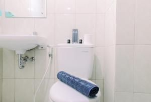 Nice 2BR at Springlake Summarecon Bekasi Apartment By Travelio