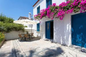 The Palm Three House!! Spetses Greece