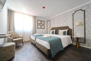 Famous Crows Lisbon Suites