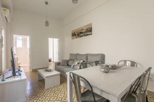 AoA San Lorenzo Apartment - 3hvězdičkové hotely ve městě Sevilla