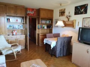 Simonhöhe Appartment with Swimmingpool - 圣乌尔班