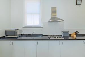 4 Bedroom House - Hobart CBD - Free Parking - Free WIFI