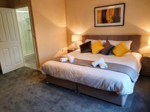 Perry House, Long Ashton, Bristol by Cliftonvalley Apartments