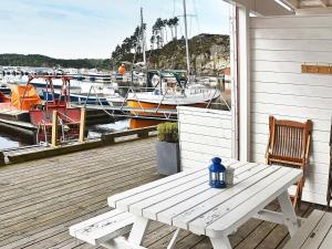 Two-Bedroom Holiday home in Uggdal 1