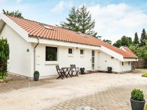 8 person holiday home in Ebeltoft-By Traum
