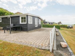 Two-Bedroom Holiday home in Allingåbro 4
