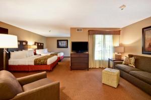 Studio Suite 2 Queen beds room in GrandStay Hotel & Suites