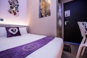 Phòng Giường Đôi Có Phòng Tắm Riêng (Double Room with Private Bathroom)