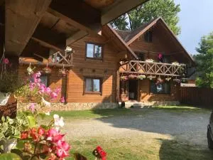 Садиба Гуцульський Двір - 沃罗赫塔