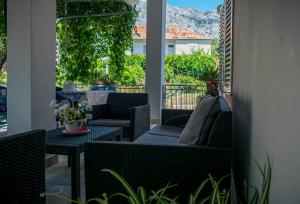 Vacation house near sea & beaches with HEATED POOL & BBQ