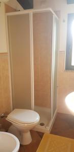 Großes Doppel-/Zweibettzimmer