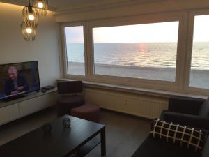 POIRE ET TABLE OOSTENDE 1