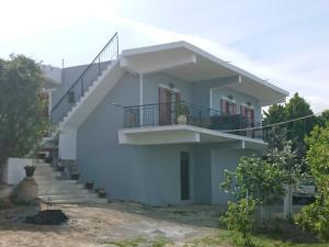Country Side House (View, Parking, wifi, Fenced Yard, Close to the Sea) Messinia Greece