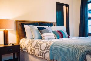 Renovated Historic Coconut Grove Cottage Home