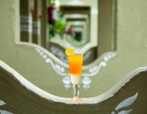 Breathing Earth - Rooms and Pool