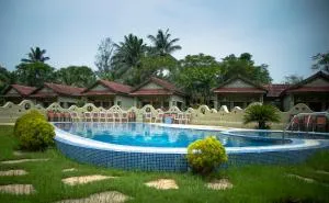 Breathing Earth - Rooms and Pool - Gosāba