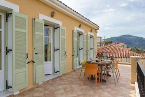 Yellow House Ithaca Ithaka Greece