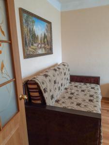 Apartment on Livoberezna metro station